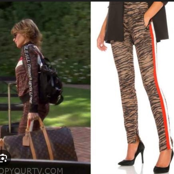 ๐๐PAM & GELA๐๐
Tiger Print Cigarette Track Skinny Zip Ankle
Lisa Rinna, RHOBH - Picture 15 of 15